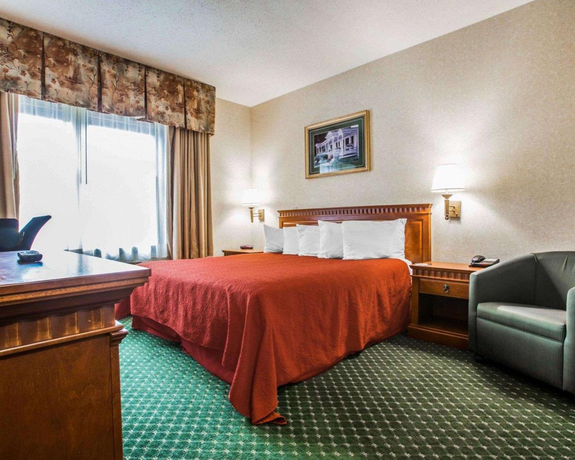 Econo Lodge Glens Falls - Lake George Exterior foto