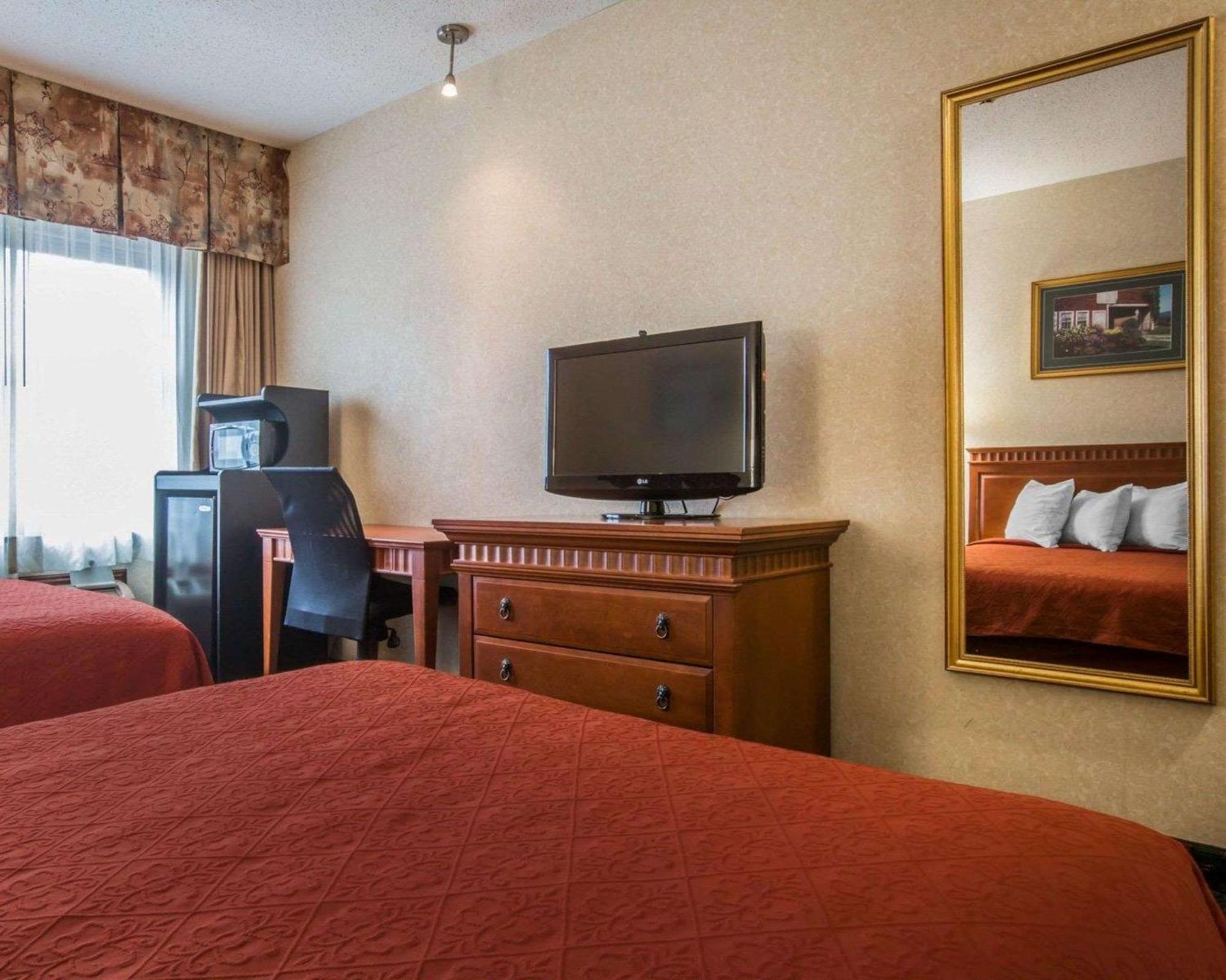 Econo Lodge Glens Falls - Lake George Exterior foto